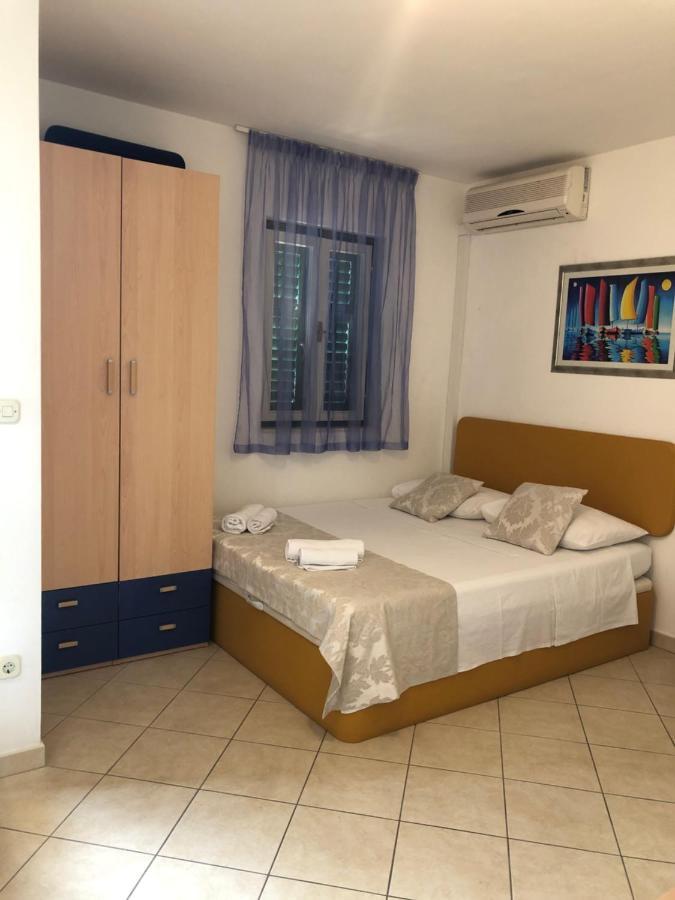 Apartments Josip Бол Экстерьер фото